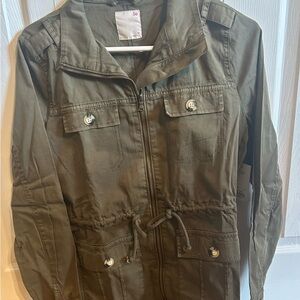 Women’s Sonoma cinched waist Olive utility jacket. 4 pockets.